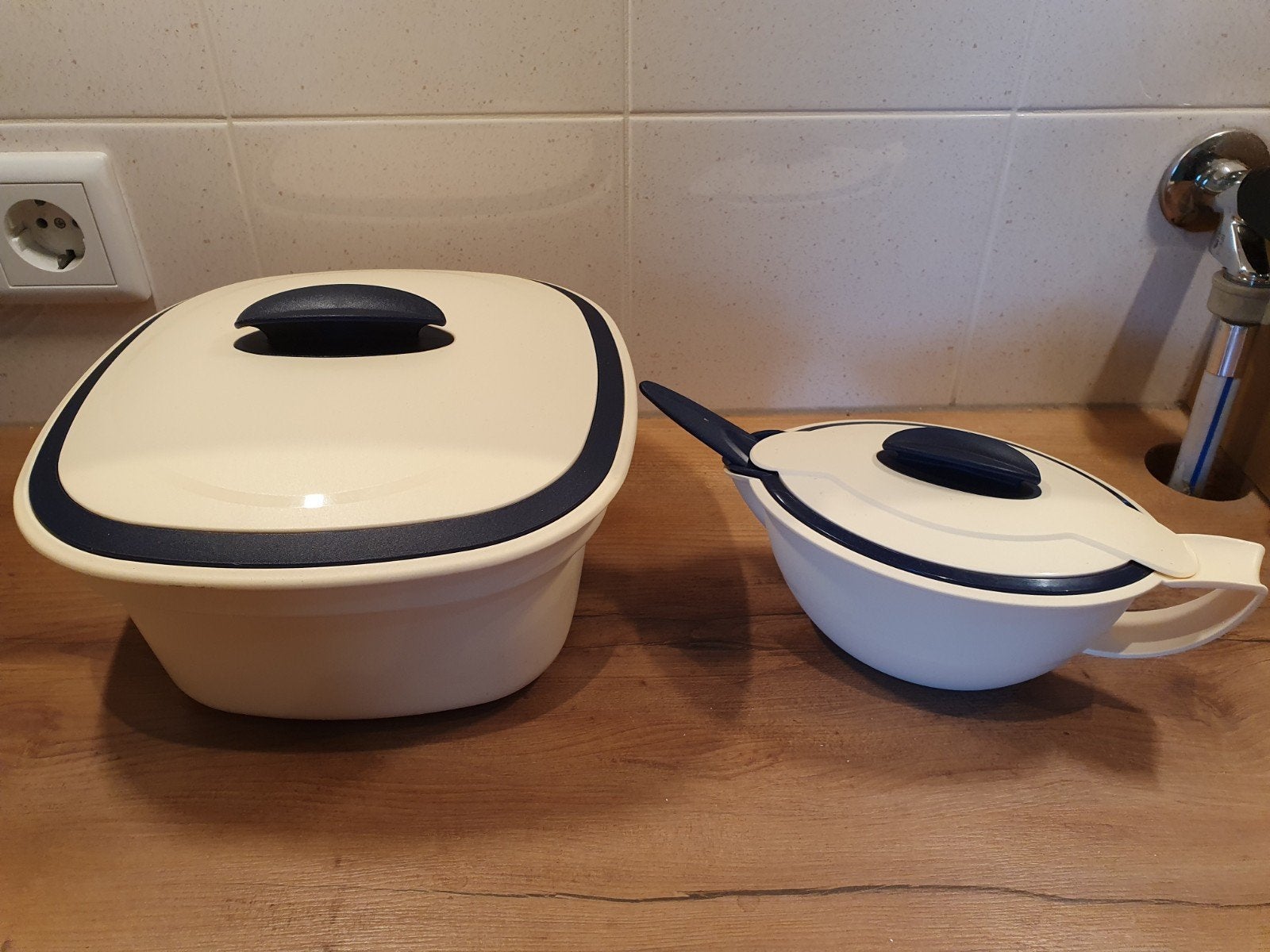 Serveerwonder en sauskom met jus lepel Tupperware, Ophalen of Verzenden, Zo goed als nieuw