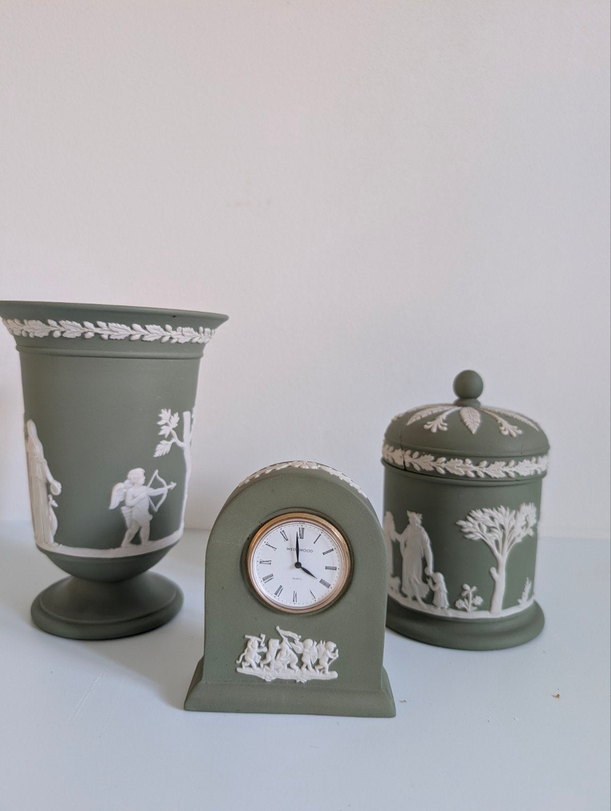 Wedgwood groene Jasperware set – vaas, klok & dekselpot, Ophalen of Verzenden