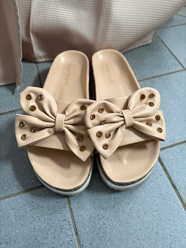 Slippers Laura Biagiotti maat 41, Slippers, Beige, Nieuw, Ophalen of Verzenden