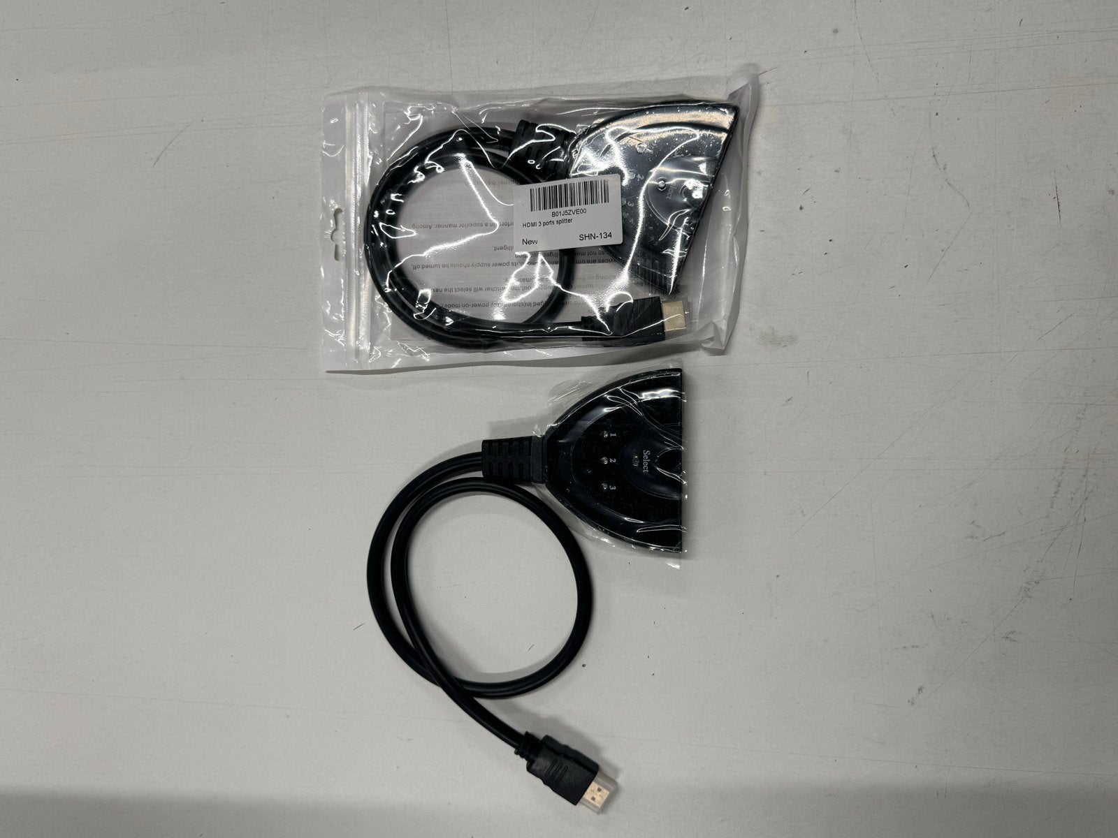 Restpartij 1700x HDMI 3poorts splitter - Nieuw in verpakking, MMOBIEL, Nieuw, Minder dan 2 meter, HDMI-kabel