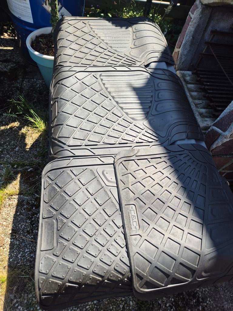 Rubberen automatten set - universeel, Auto diversen, Automatten, Ophalen of Verzenden, Gebruikt