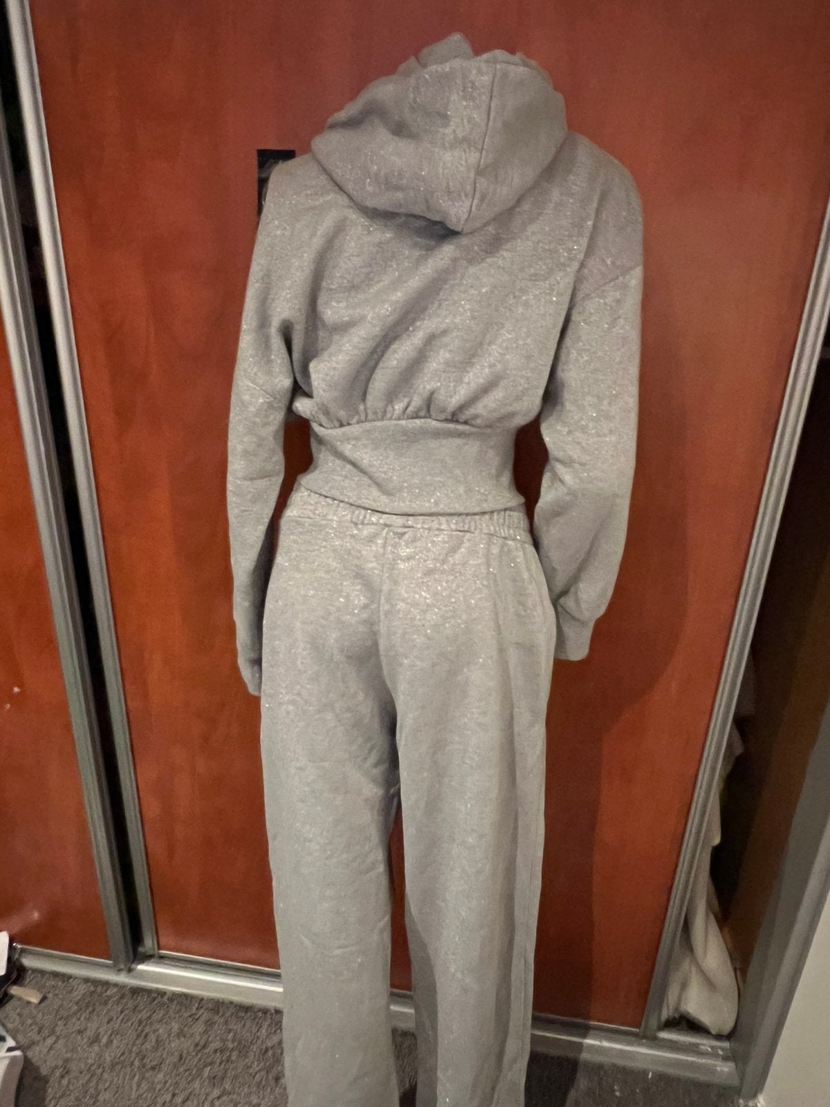 ZARA joggingpak grijs zilver maat m zgan, Kleding | Dames, Sportkleding, Maat 38/40 (M), Overige typen, Ophalen of Verzenden, Zo goed als nieuw