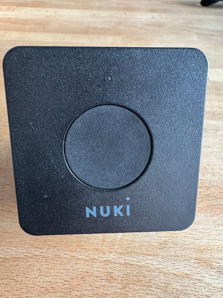 Nuki Bridge Zwart (Wifi Hub voor Nuki Smart Lock / Opener), Ophalen of Verzenden, Zo goed als nieuw, Draadloos