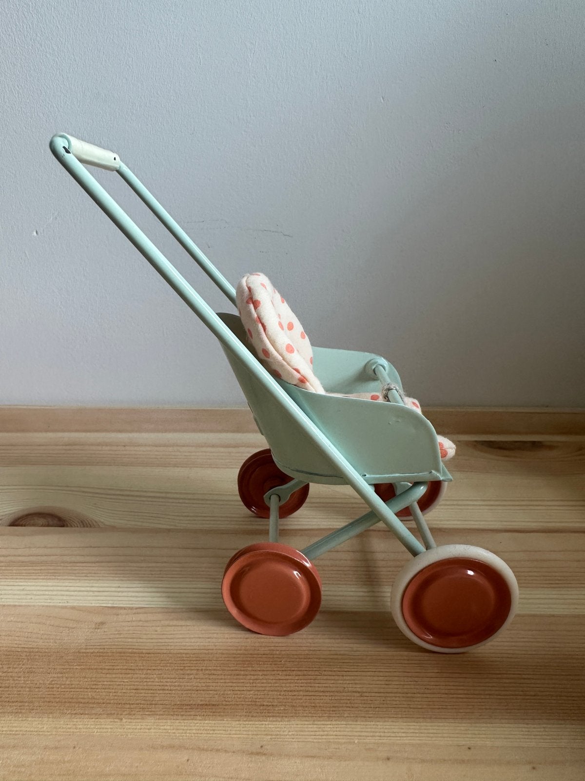 Maileg kinderwagen - mist 2 banden, Ophalen, Gebruikt, Kinderwagen, Overige merken