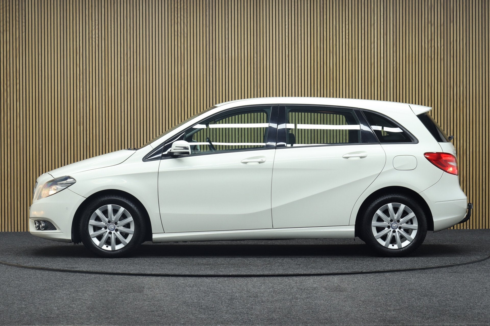 Mercedes-Benz B-Klasse 180 Ambition | Trekhaak | Parkeersens, Auto's, Voorwielaandrijving, Stof, Gebruikt, 4 cilinders