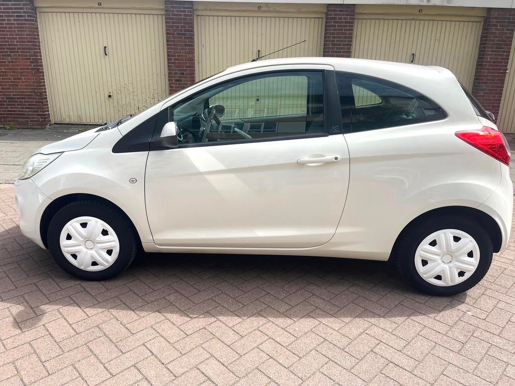 Ford Ka 1.2 2010 Wit, Auto's, Voorwielaandrijving, 1242 cc, 4 cilinders, 4 stoelen
