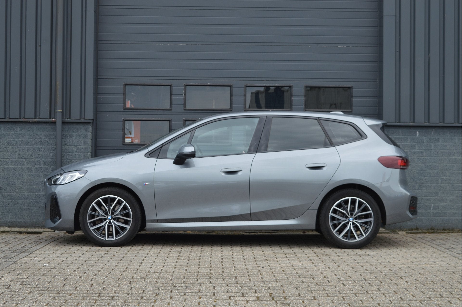 BMW 2 Serie Active Tourer 218i | M-PAKKET | CAMERA | ORG NL, 136 pk, Gebruikt, Met garantie (alle), 1445 kg