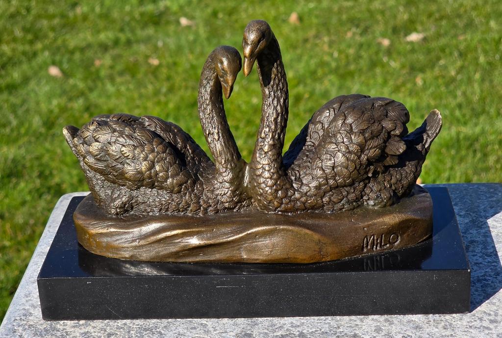 KOPPEL ZWANEN / BRONS, Ophalen of Verzenden, Nieuw, Vogel, Beeldje of Figuurtje