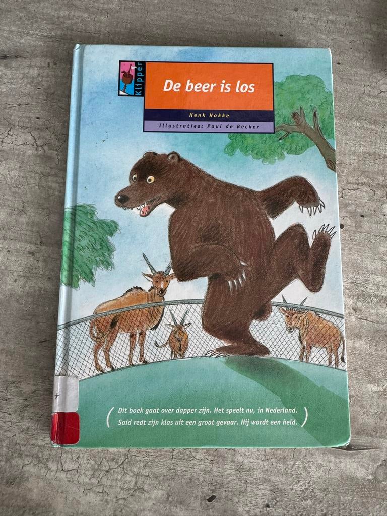 De beer is los - Henk Hokke, Ophalen of Verzenden, Zo goed als nieuw, Fictie algemeen