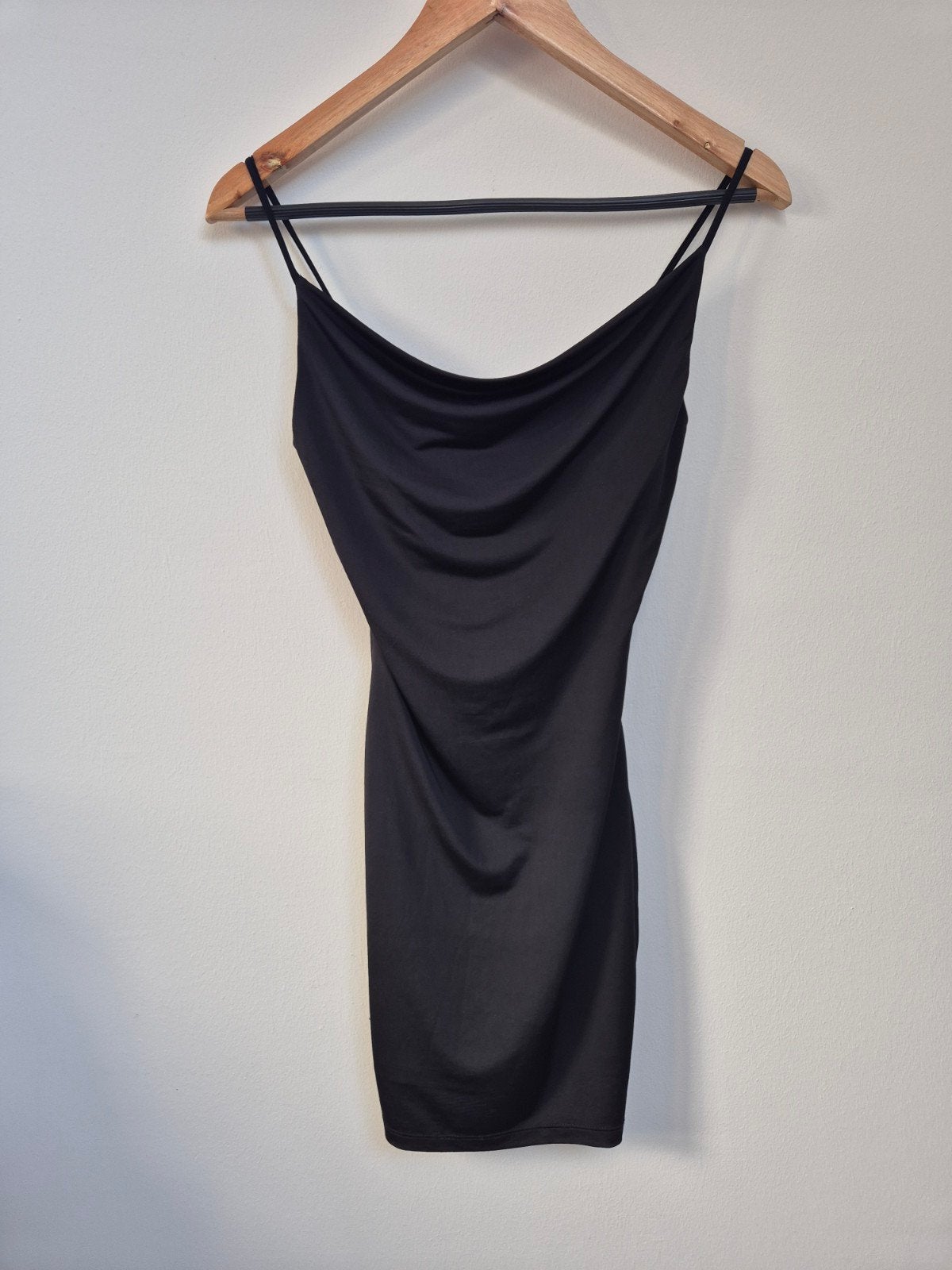 Black dress. maat 34, Zwart, Ophalen of Verzenden, Zo goed als nieuw, Pull & Bear