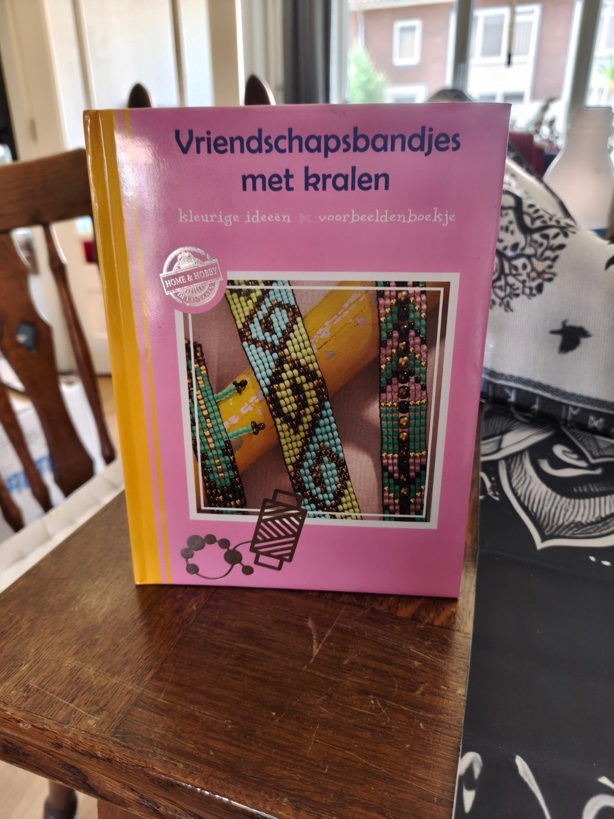 Vriendschapsbandjes met kralen - Knutselboek, Zo goed als nieuw, Ingrid moras, Geschikt voor kinderen, Sieraden maken