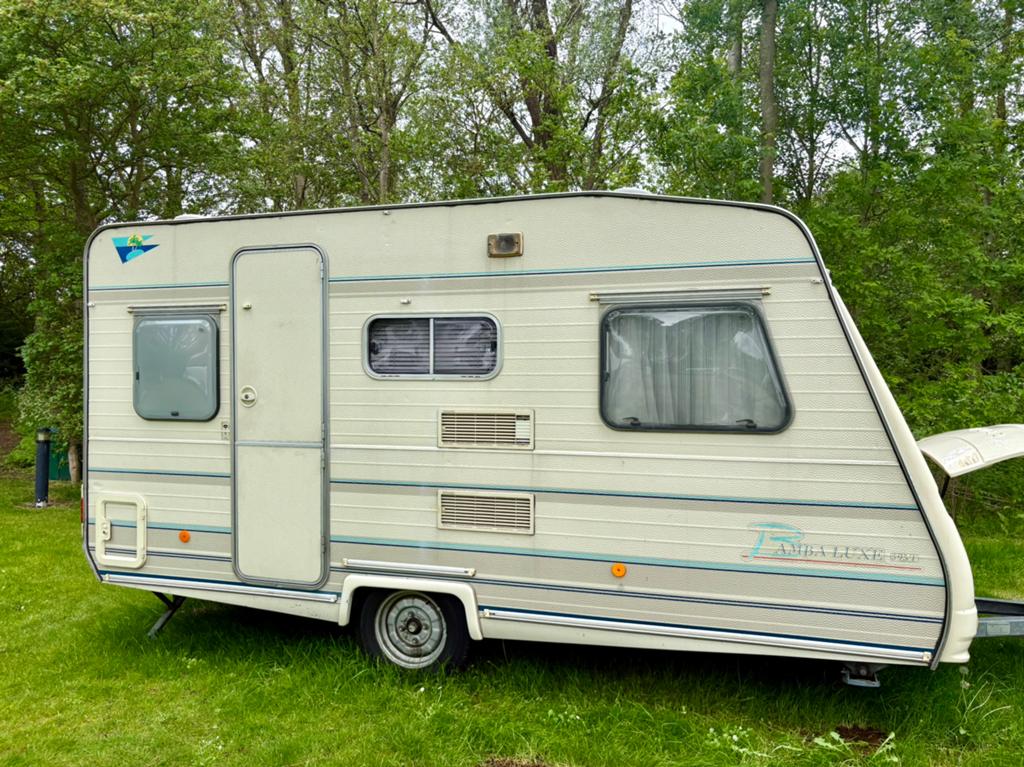 Caravelair bamba luxe 1997 instapklaar, Kachel, Omvormbare zithoek, Treinzit, 750 - 1000 kg