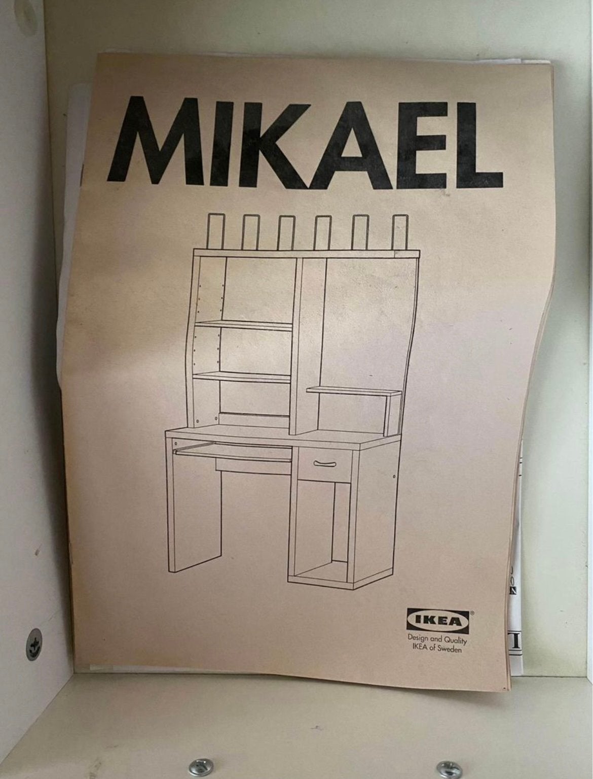 IKEA Mikael bureau met opbouw - zo goed als nieuw, Ophalen, Opbergruimte, Spaanplaat of MDF, Bruin