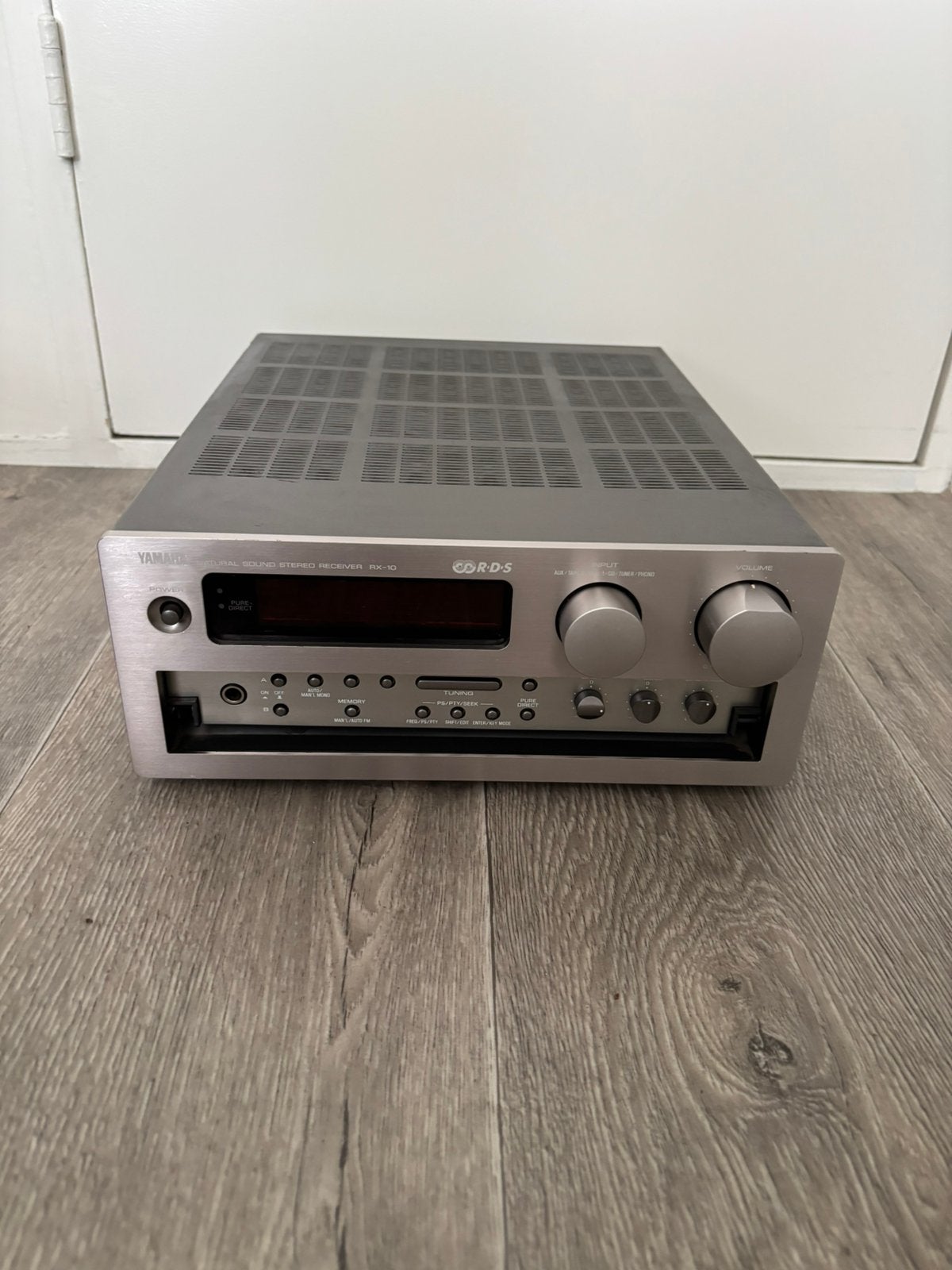 Yamaha RX-10 Natural Sound Stereo Receiver – Titanium, Ophalen of Verzenden, Zo goed als nieuw, Yamaha