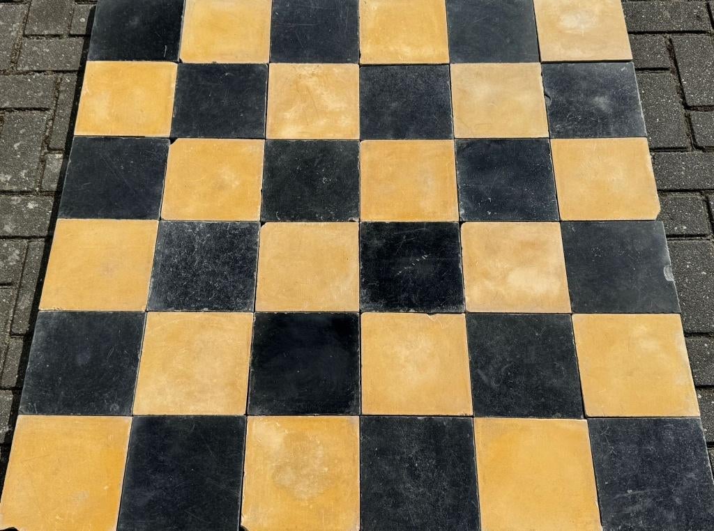 Antieke geel zwarte tegels. 4.5m2, Doe-het-zelf en Verbouw, Tegels, Overige materialen, Gebruikt, Wandtegels, Minder dan 20 cm