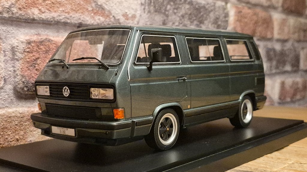 Volkswagen B32 OT327 1:18, Ophalen, Zo goed als nieuw, Auto, OttOMobile