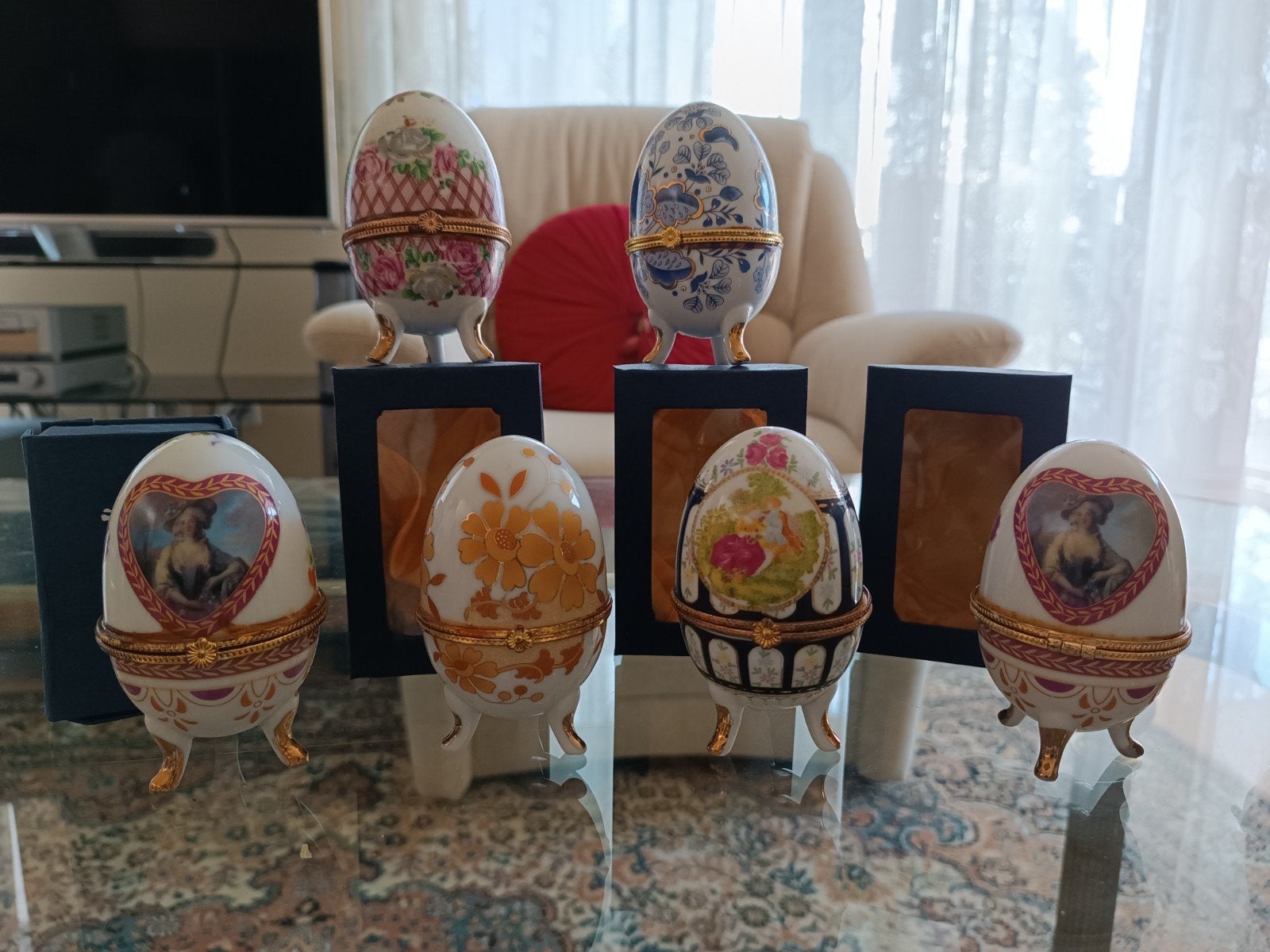 Set van 6 decoratieve Fabergé-stijl eieren, Ophalen