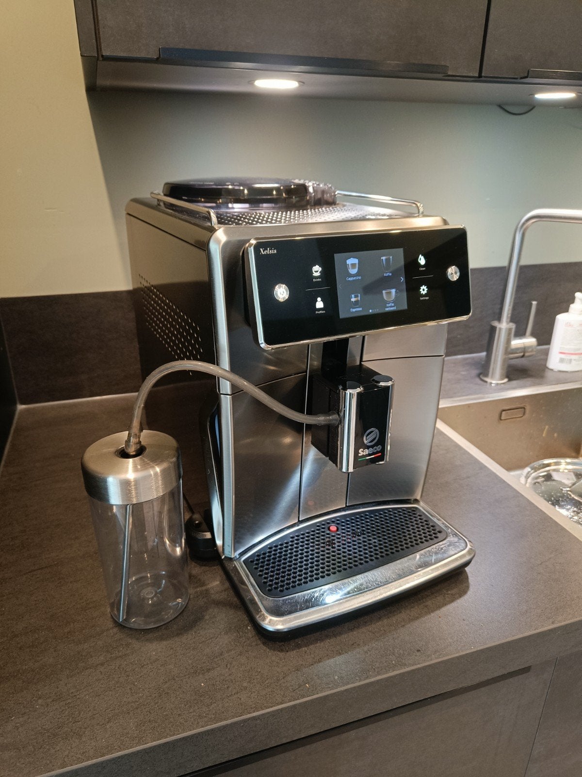 Saeco xelsis sm7685, Witgoed en Apparatuur, Koffiezetapparaten, Ophalen, Afneembaar waterreservoir, Gebruikt, Combi