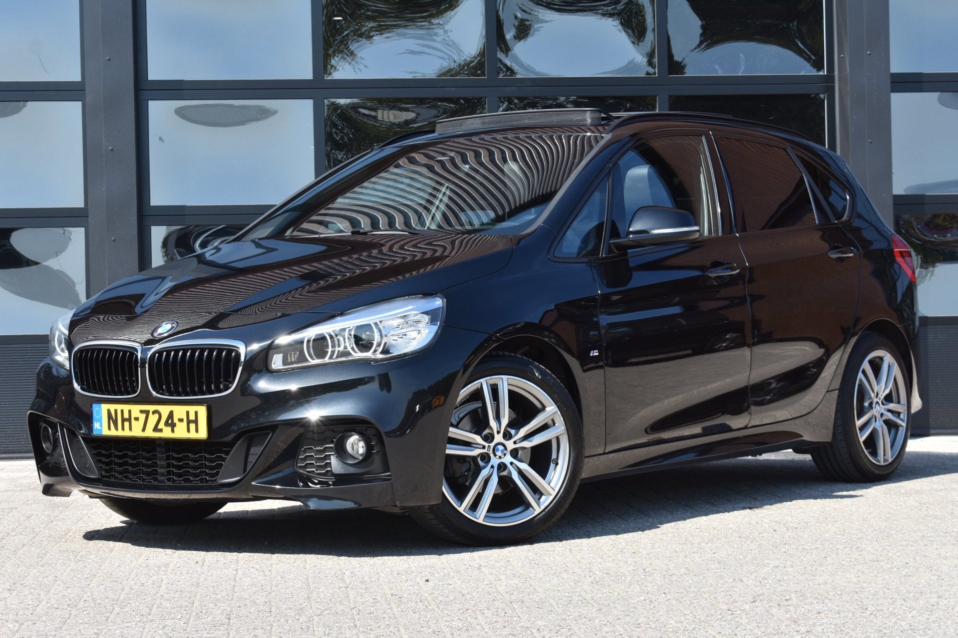 BMW 2-serie Active Tourer 218i Centennial High Executive '17, Auto's, BMW, 1345 kg, 136 pk, Gebruikt, Zwart