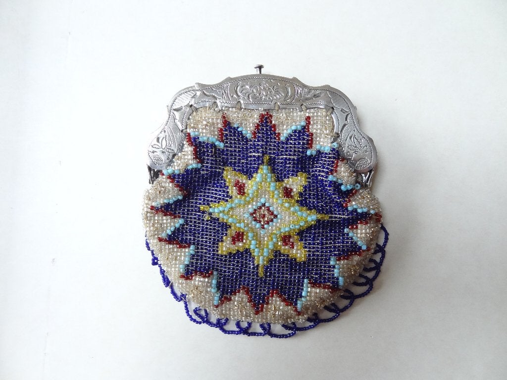 Kralenbeursje met Hollands zilveren beugel. 95,00 euro., Antiek en Kunst, Verzenden, Zilver