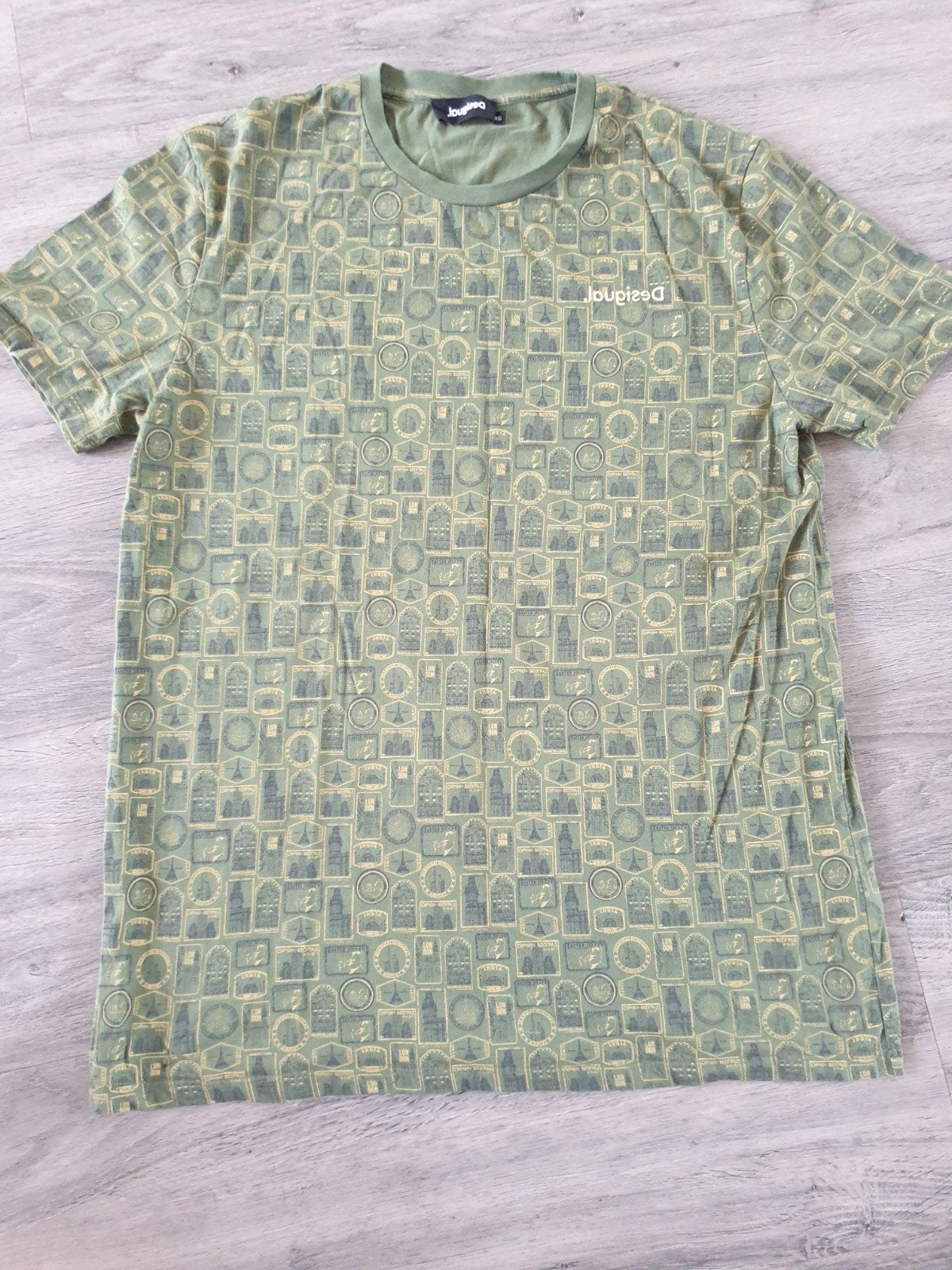 Desigual T-shirt met stempelprint - Maat XXL, Desigual, Overige maten, Ophalen of Verzenden, Zo goed als nieuw
