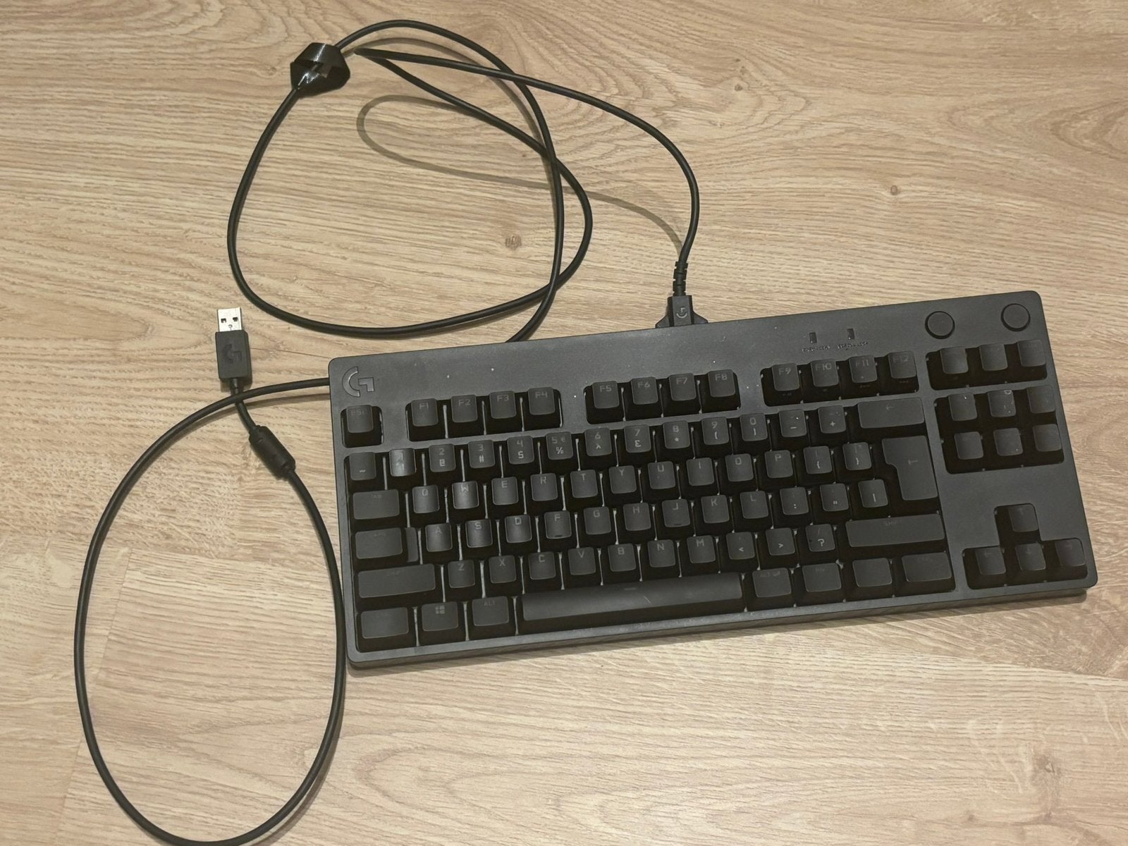 Logitech toetsenbord, Computers en Software, Toetsenborden, Ophalen of Verzenden, Zo goed als nieuw