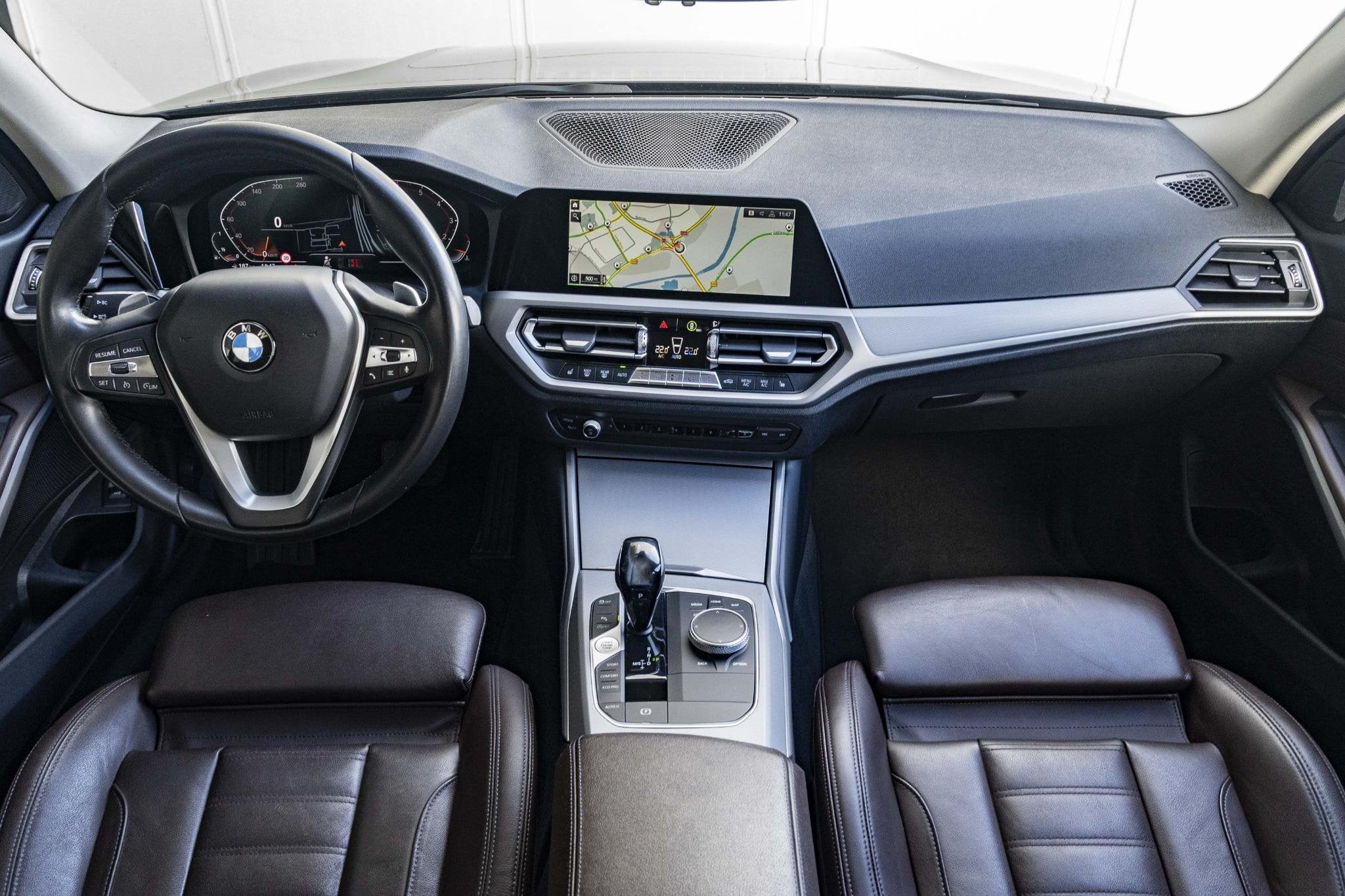 BMW 3 Serie 330i Touring | High Executive | Parking Assistan, Auto's, 1998 cc, Gebruikt, 4 cilinders, Zwart