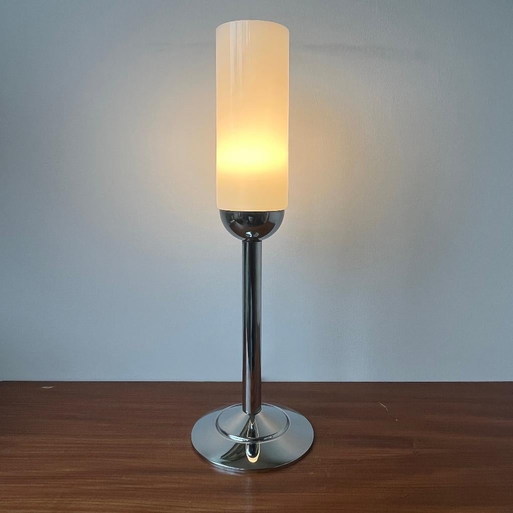 Chroom en melkglas tafellamp jaren 50 60 vintage, Huis en Inrichting, Lampen | Tafellampen, Gebruikt, Vintage, Glas, Ophalen of Verzenden