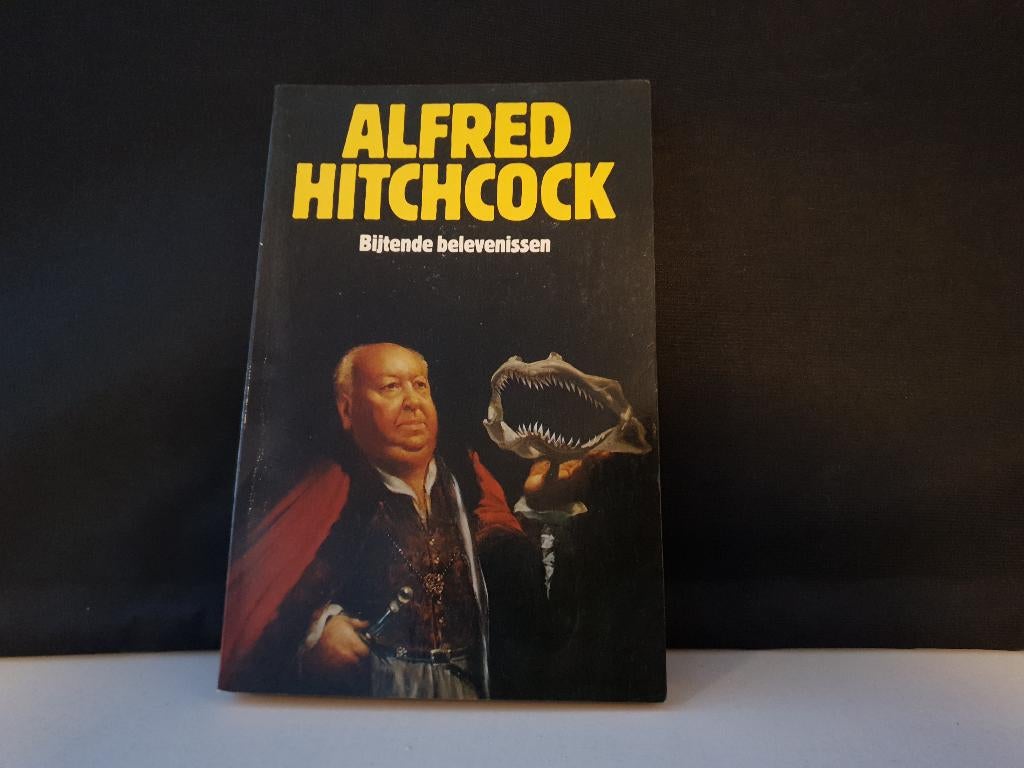 Boek Alfred Hitchcock - Bijtende belevenissen, Ophalen of Verzenden, Zo goed als nieuw, Nederland, Alfred Hitchcock