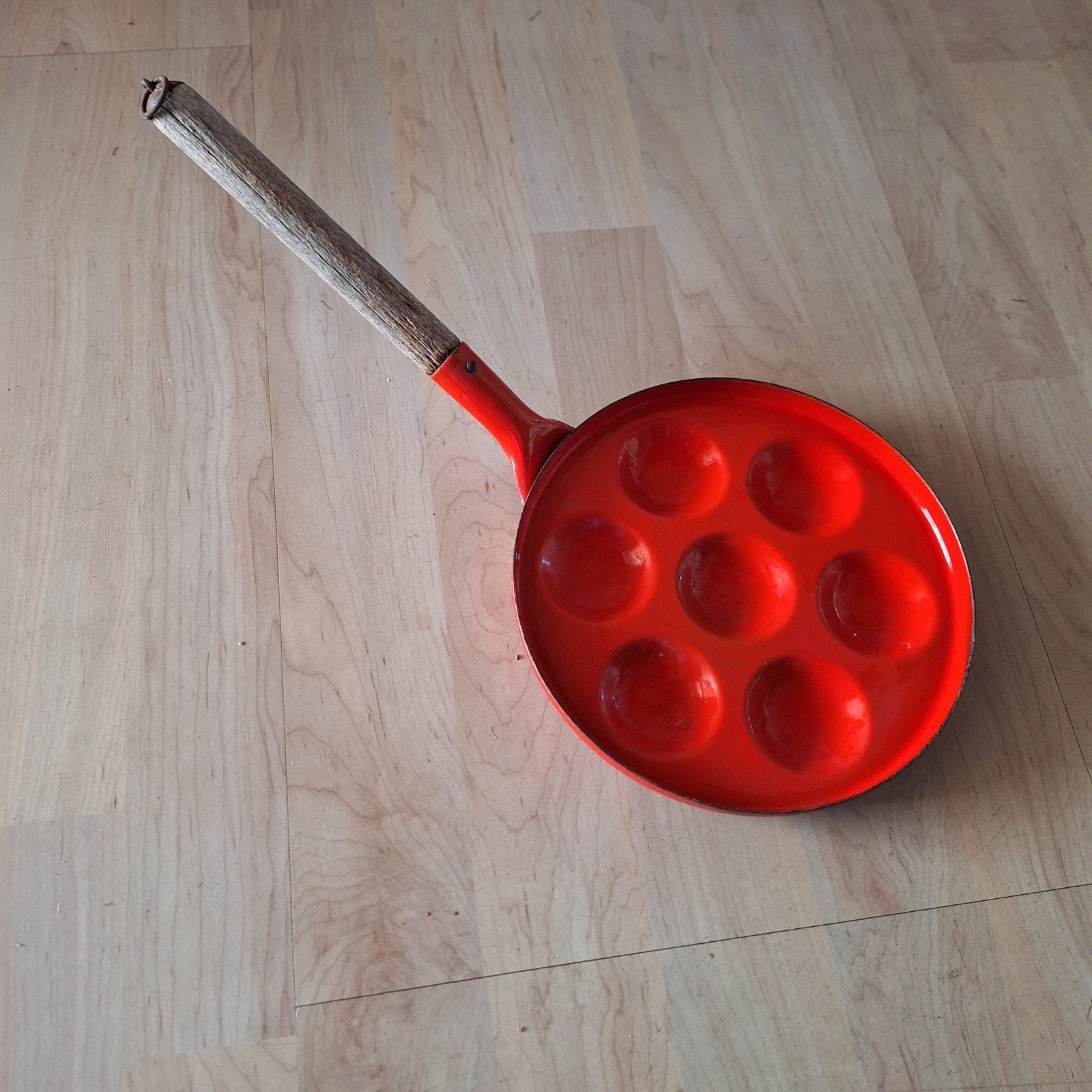 Vintage Poffertjespan - Rood Gietijzer met Houten Handvat, Antiek en Kunst, Ophalen