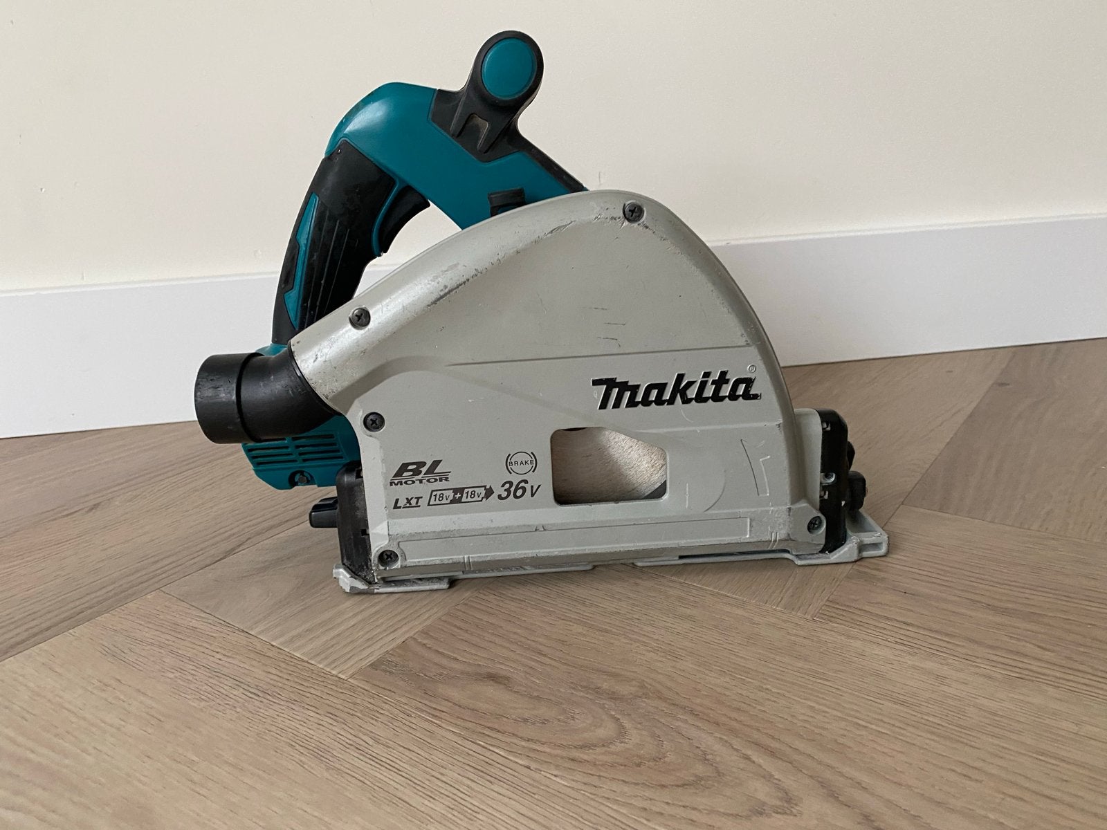 Makita DSP600 Accu Invalzaag body - 36V 18V Brushless, Invalzaag, Ophalen of Verzenden, Zo goed als nieuw, 30 tot 70 mm