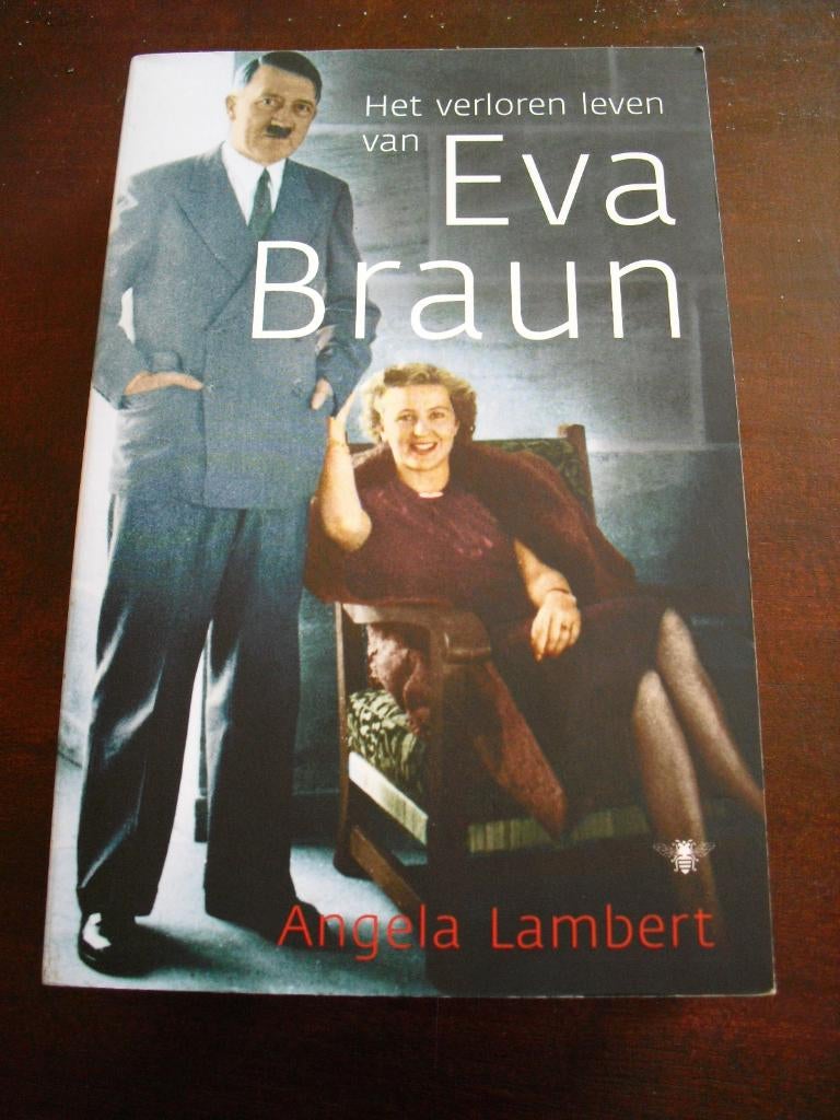 het verloren leven van eva braun   Nederlandstalig 520 pag, Boeken, Ophalen of Verzenden, Tweede Wereldoorlog, Gelezen, Overige onderwerpen