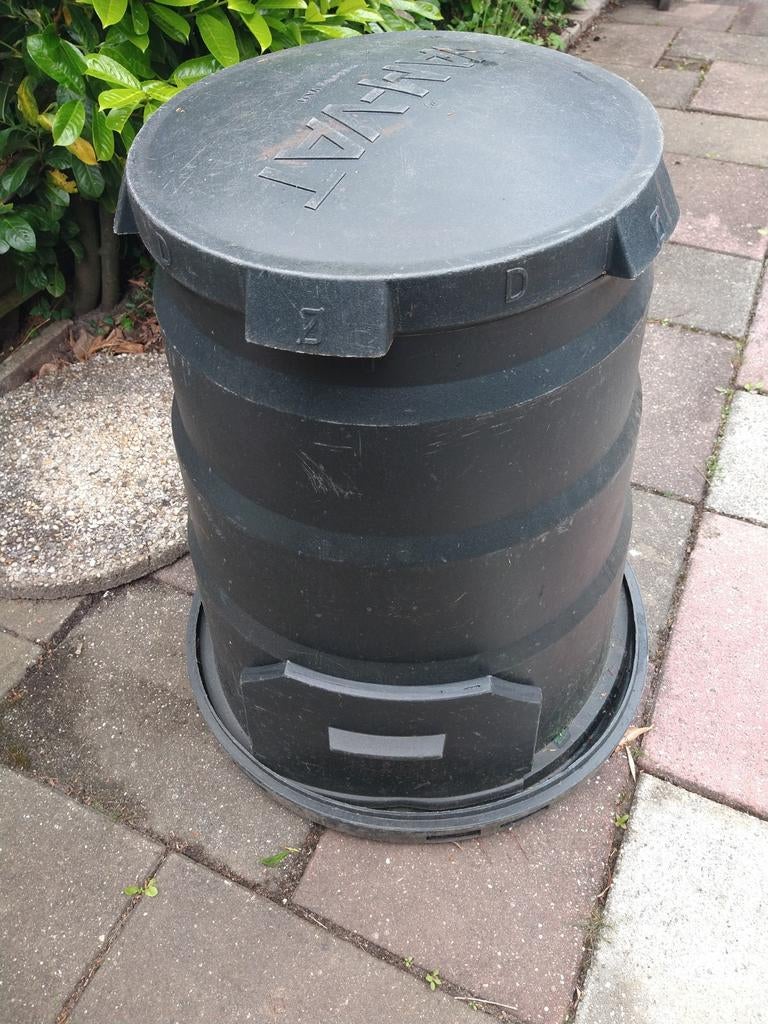 Compostvat van VAM, Ophalen, Compostbak
