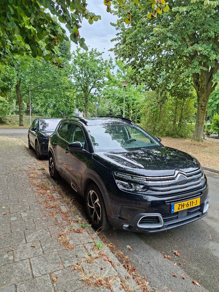 Citroën C5 Aircross 1.2 Puretech 130pk 2019 Zwart dealer oh, Voorwielaandrijving, 1350 kg, Zwart, Navigatiesysteem