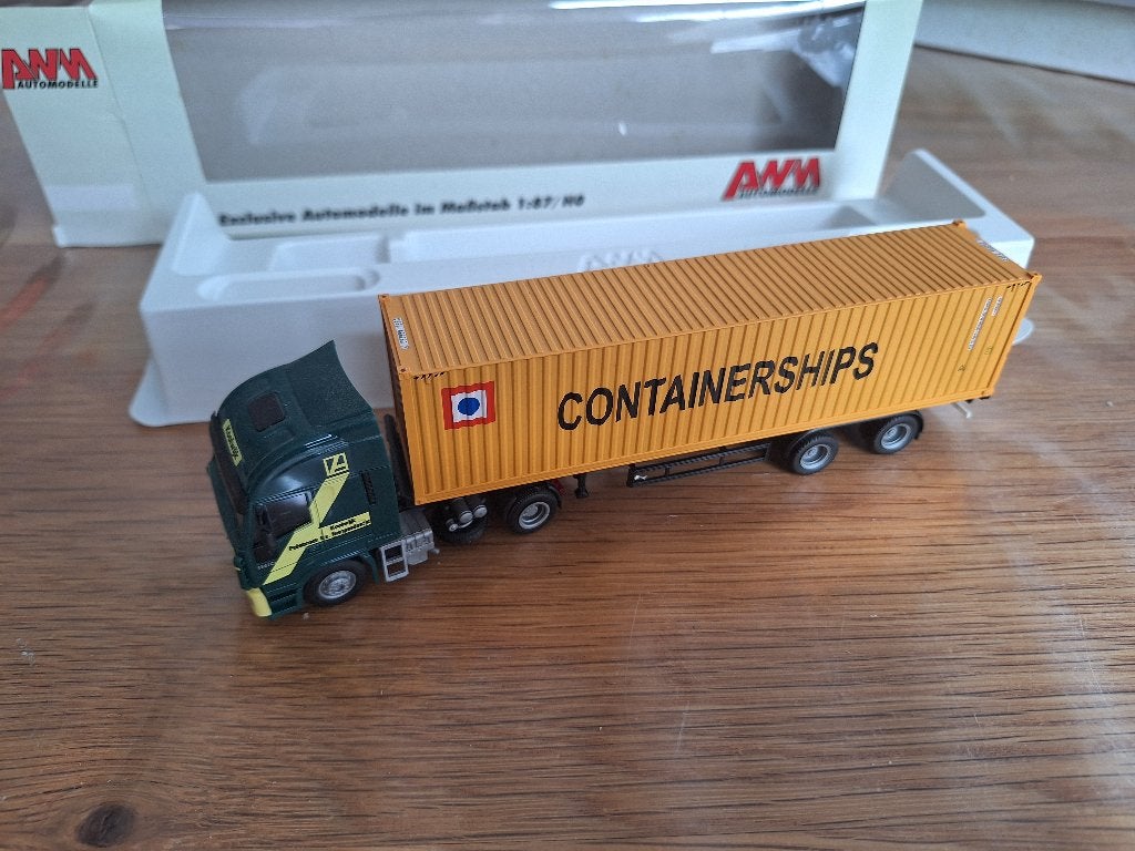 AWM Koolwijk Iveco Stralis met 45 voets container, Hobby en Vrije tijd, Ophalen, Zo goed als nieuw, Bus of Vrachtwagen, Herpa