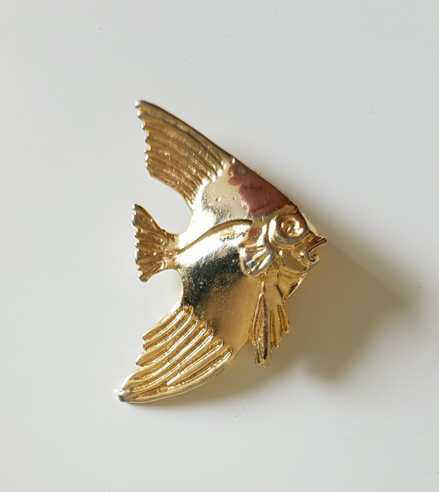 Vintage Goudkleurige Vis Broche - Engelenvis, Overige materialen, 4 tot 7 cm, Gebruikt, Verzenden