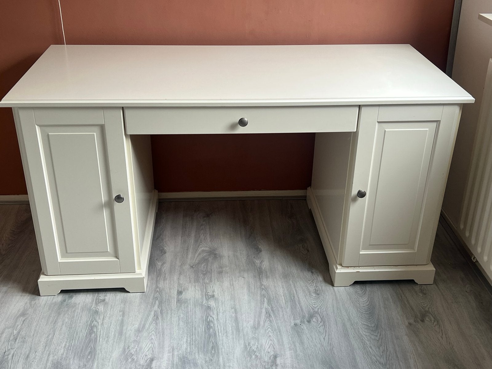 Stevig wit IKEA bureau met opbergruimte, Ophalen, Opbergruimte, Gebruikt, Spaanplaat of MDF