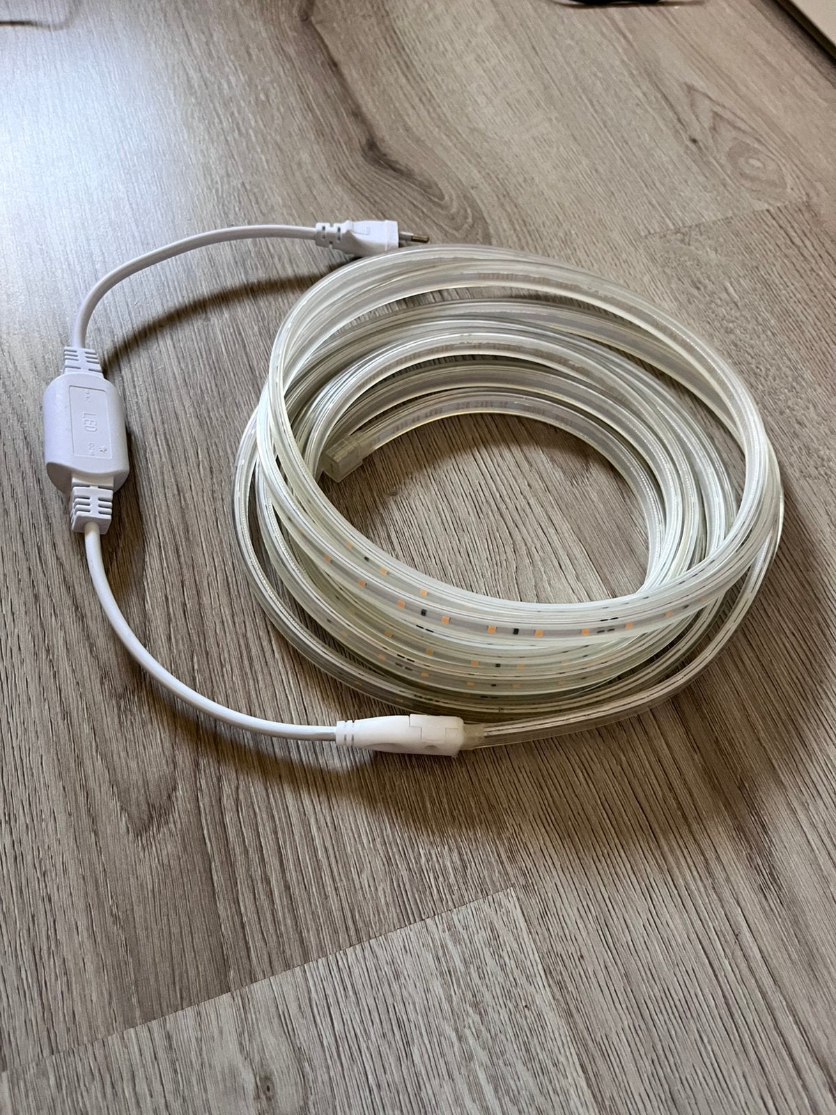 LED-strip / LED-lichtslang 5 meter – 230V – compleet, Huis en Inrichting, Lampen | Overige, Ophalen of Verzenden, Zo goed als nieuw