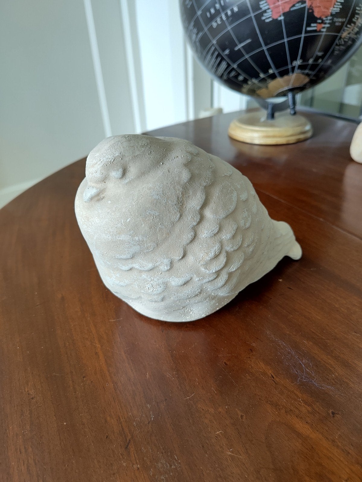 Handgemaakte zittende duif van keramiek, Minder dan 20 cm, Ophalen of Verzenden, Handgemaakt, Beeld