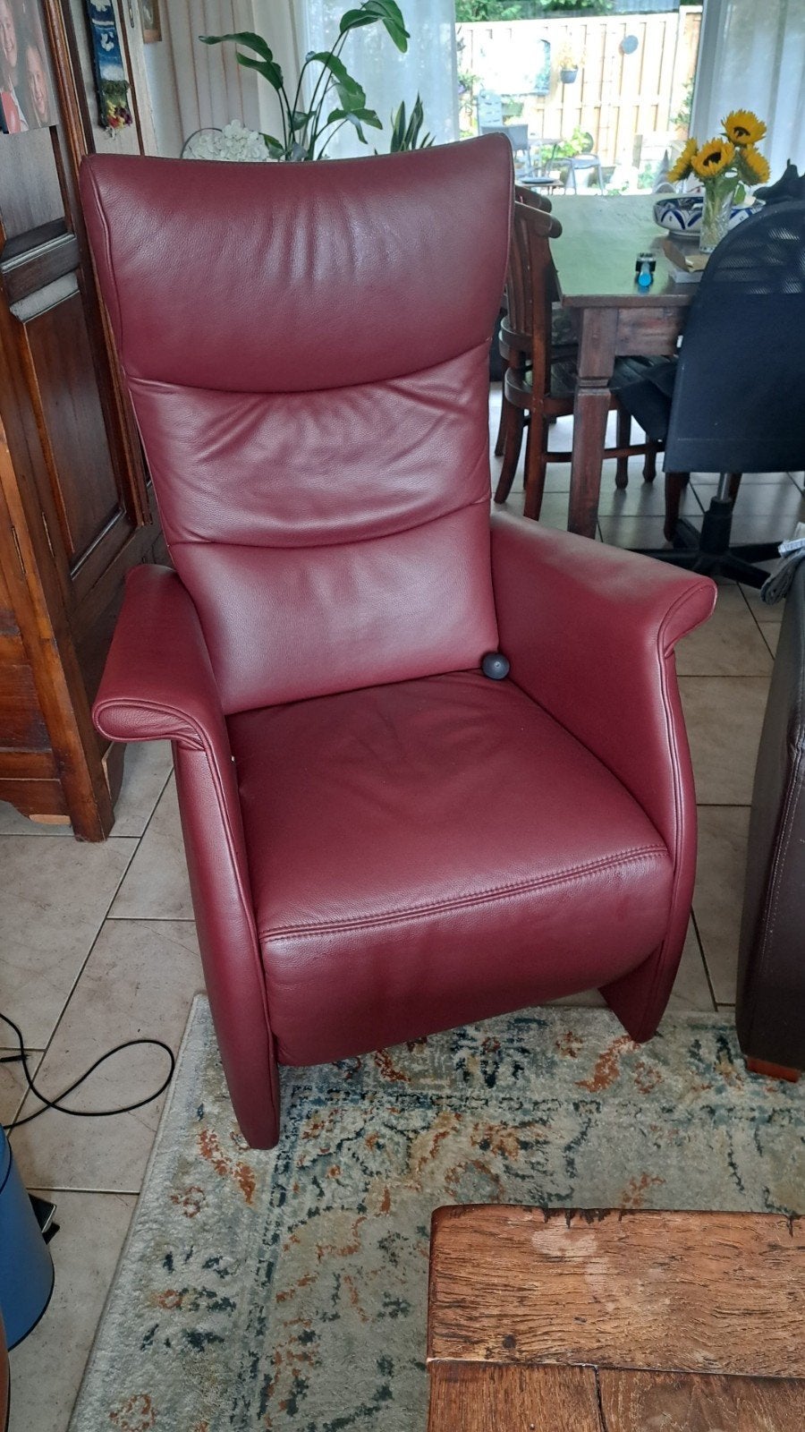rood leren relaxstoel met ligstand, Huis en Inrichting, Ophalen, Minder dan 75 cm, Leer, Zo goed als nieuw