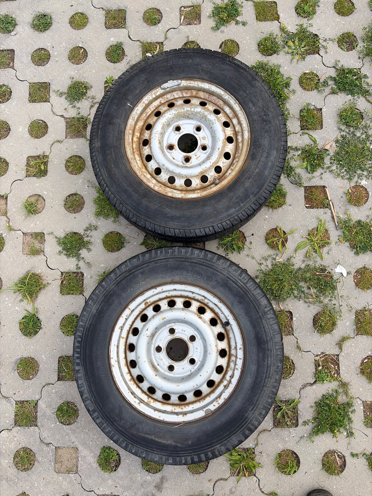 2x aanhangwagenbanden op stalen velgen 175 R14C, Ophalen, Gebruikt