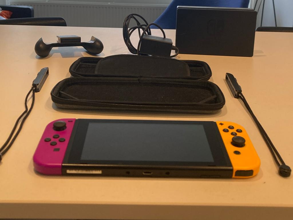 Nintendo switch met accessoires, Spelcomputers en Games, Games | Nintendo Switch, Gebruikt, Overige genres, Ophalen of Verzenden