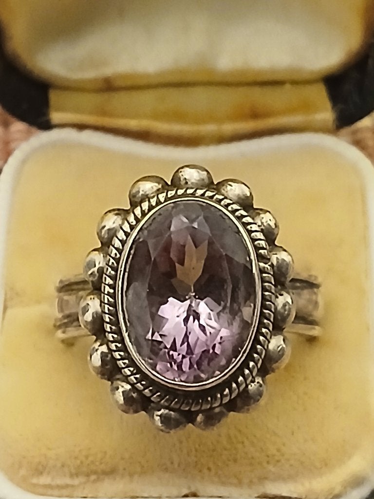 Hele mooie oude zilveren ring met amethist, Verzenden, 19 tot 20, Zo goed als nieuw, Met edelsteen
