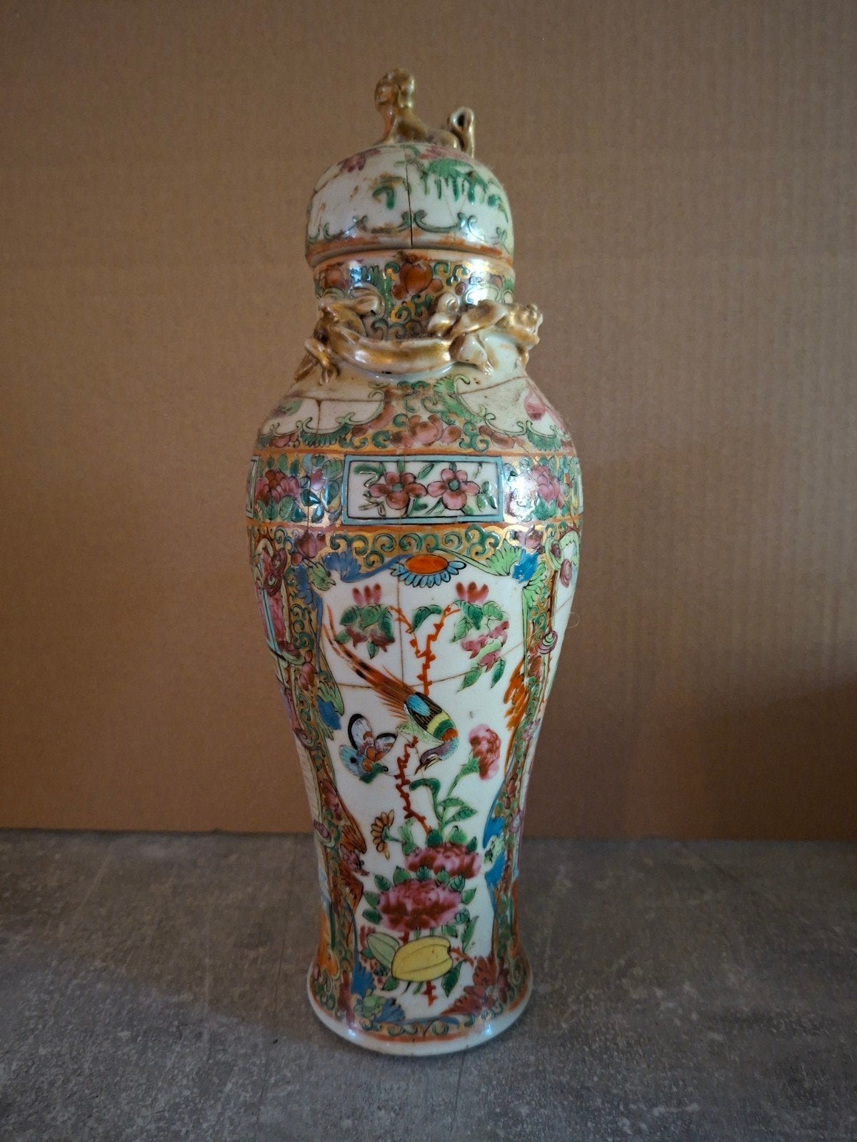 Antieke Chinese Canton Vaas met Deksel - Beschadigd, Antiek en Kunst, Ophalen