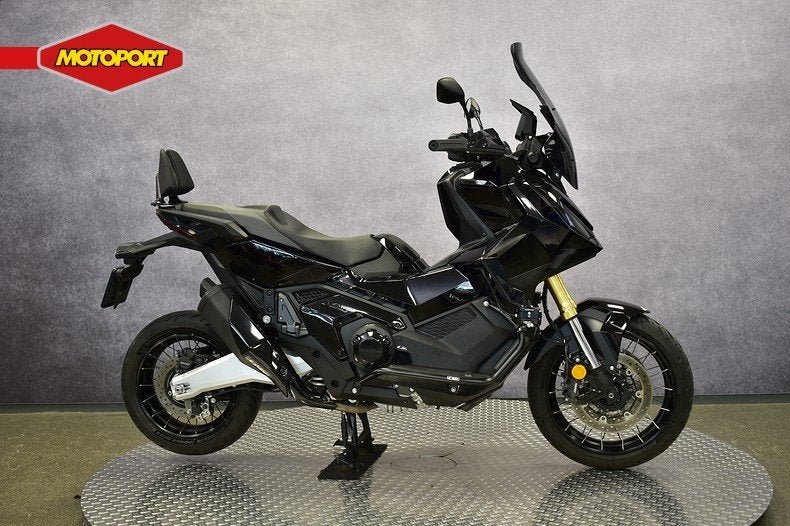 Honda X ADV (bj 2025), Info@motoportwormerveer.nl, Scooter, Honda Motor Europe, Crystal Bldng B-Unit B11.2 Rivium Blv200
2909 LK  Capelle aan den IJsel, NL