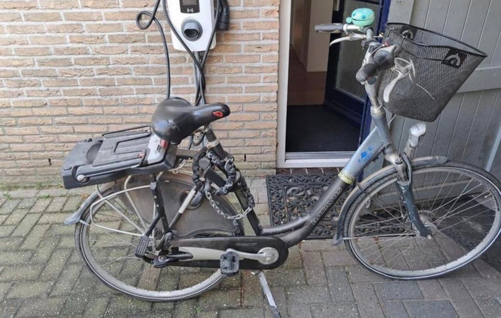 Batavus fiets frame 57, met mand en bobike achterzitje, Ophalen, Gebruikt, Versnellingen, Batavus