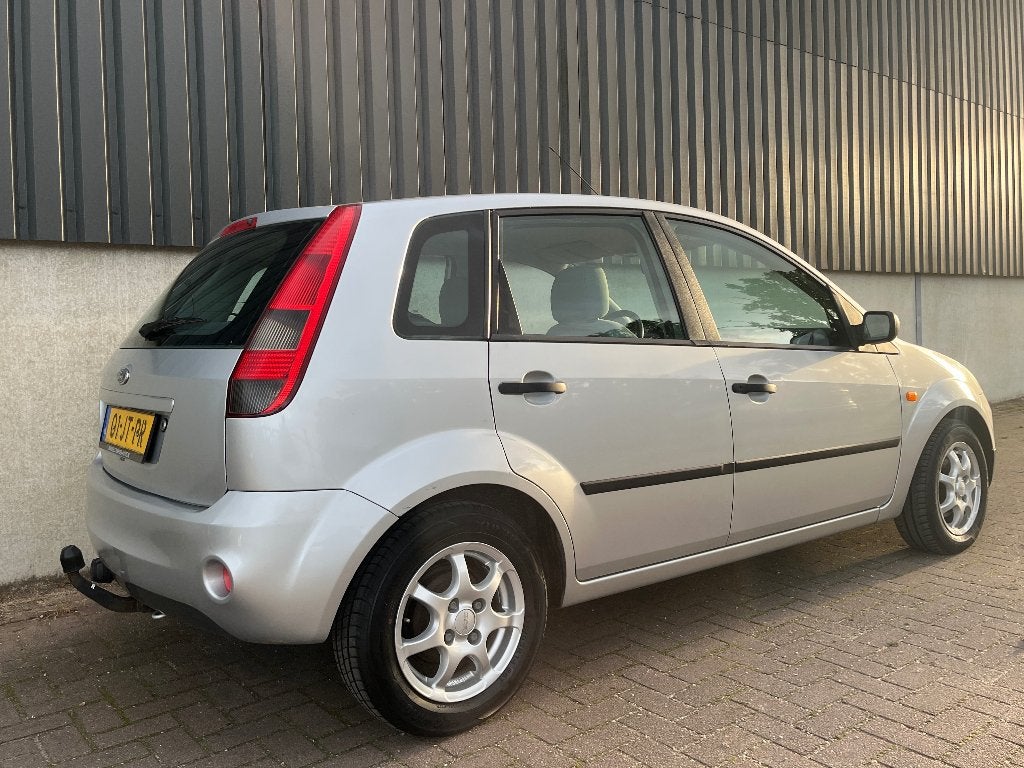 Foto 7 van Ford Fiësta 1.3 | 5 Deurs | Apk 09-2027 | Carplay |Trekhaak