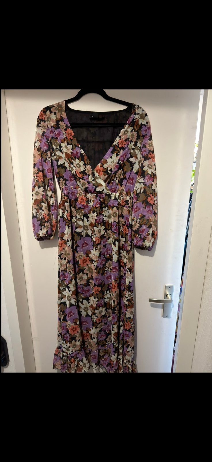 Mooie jurk te koop, Ophalen, Zo goed als nieuw, Onder de knie