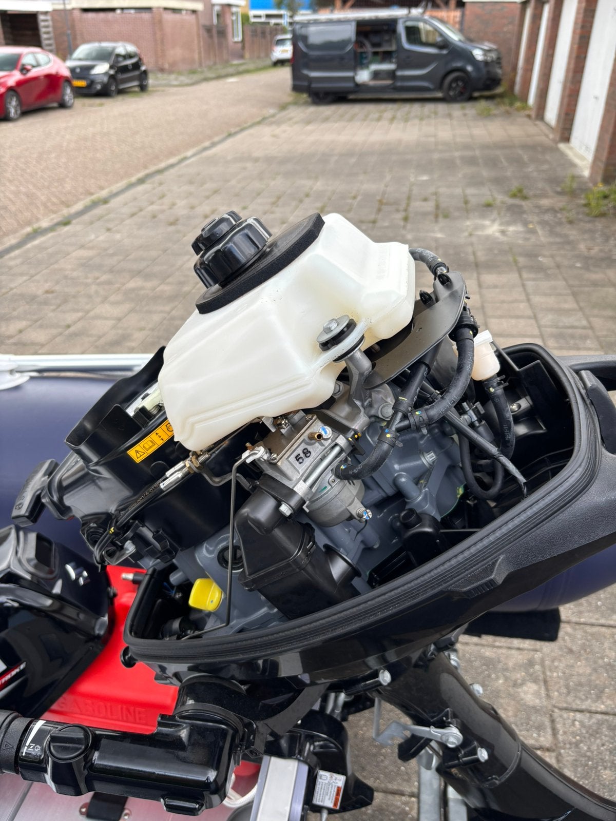 Foto 11 van Beaut TZ300AL Rubberboot met Suzuki DF 6A en Pega Trailer