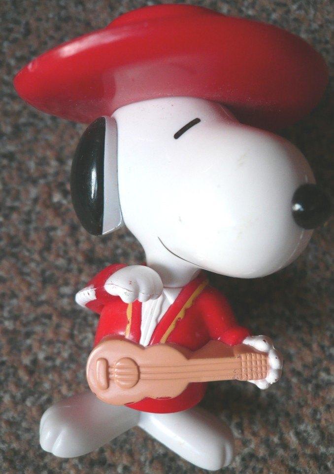 peanuts mexicaans gitarist SNOOPY met gitaar Mc donalds 1999, Ophalen of Verzenden, Snoopy, Zo goed als nieuw, Beeldje of Figuurtje